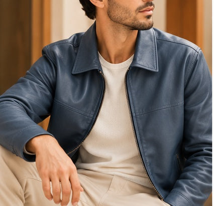 Chaqueta azul de cuero para hombre en modelo