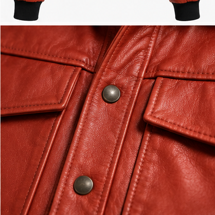 Detalle de botones y bolsillos de la chaqueta de cuero roja para dama