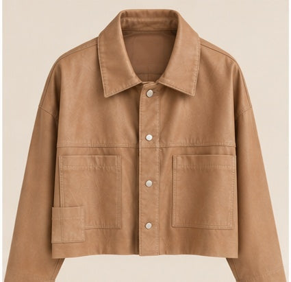 Chaqueta corta oversize de cuero para dama vista frontal
